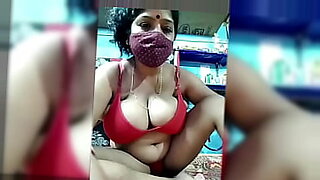 Video Dashi menawarkan adegan panas dengan model yang menakjubkan dan aksi yang intens.