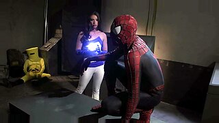 Casey và Xander thực hiện một bản nhái Spider-Man hoang dã với tiếng rên rỉ và cưỡi mãnh liệt.