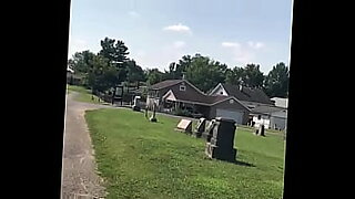 La folle chevauchée d'Iyot dans un crématorium de cimetière.