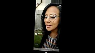 Jeni448 provoca e tenta em um show ao vivo do Instagram.