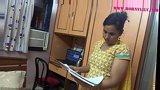 Xxx com sex india mamatha aunty romance New sarees video