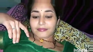 Ragni Bhabhi, une beauté indienne, devient passionnée avec son petit ami dans une vidéo torride.