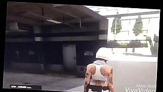 GTA से प्रेरित कट्टर सीन जिसमें स्पष्ट सामग्री है।